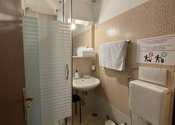 Alojamento de Acomodação e Pequeno-almoço Meret Roma